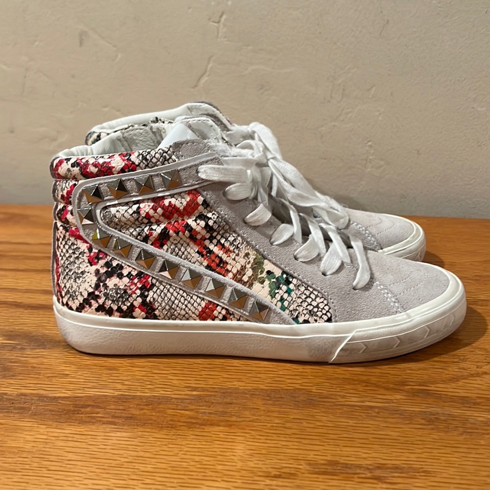 Steve Madden high top zipper sneakers